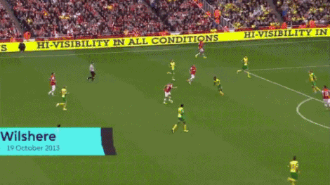 包含球星爆发！赛车赛场再现神级操作的词条