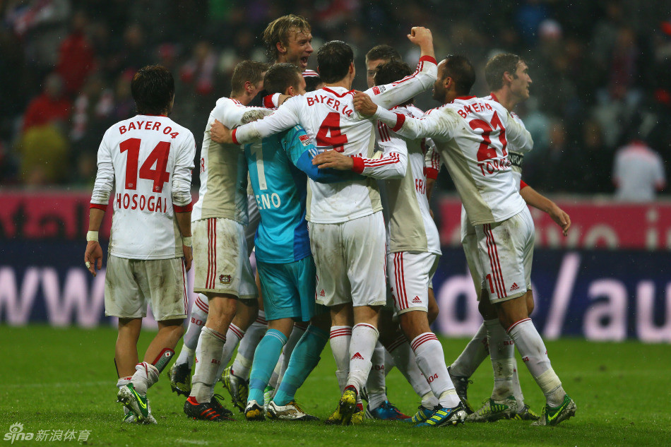 包含瑞士绝杀勒沃库森，库尔图瓦带队取胜的词条