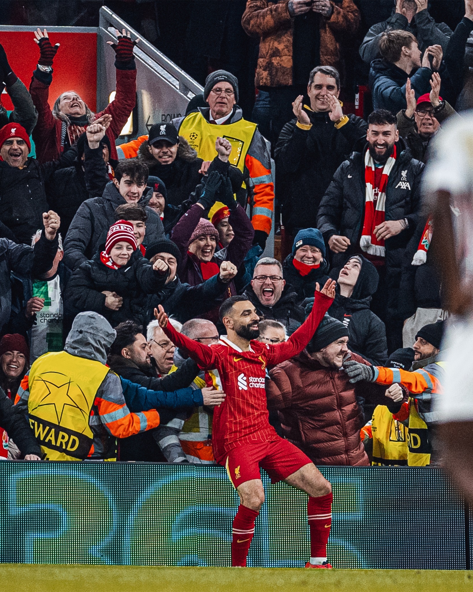 包含阿根廷力克英格兰，萨拉赫点燃赛场的词条